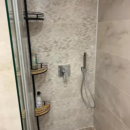 G *